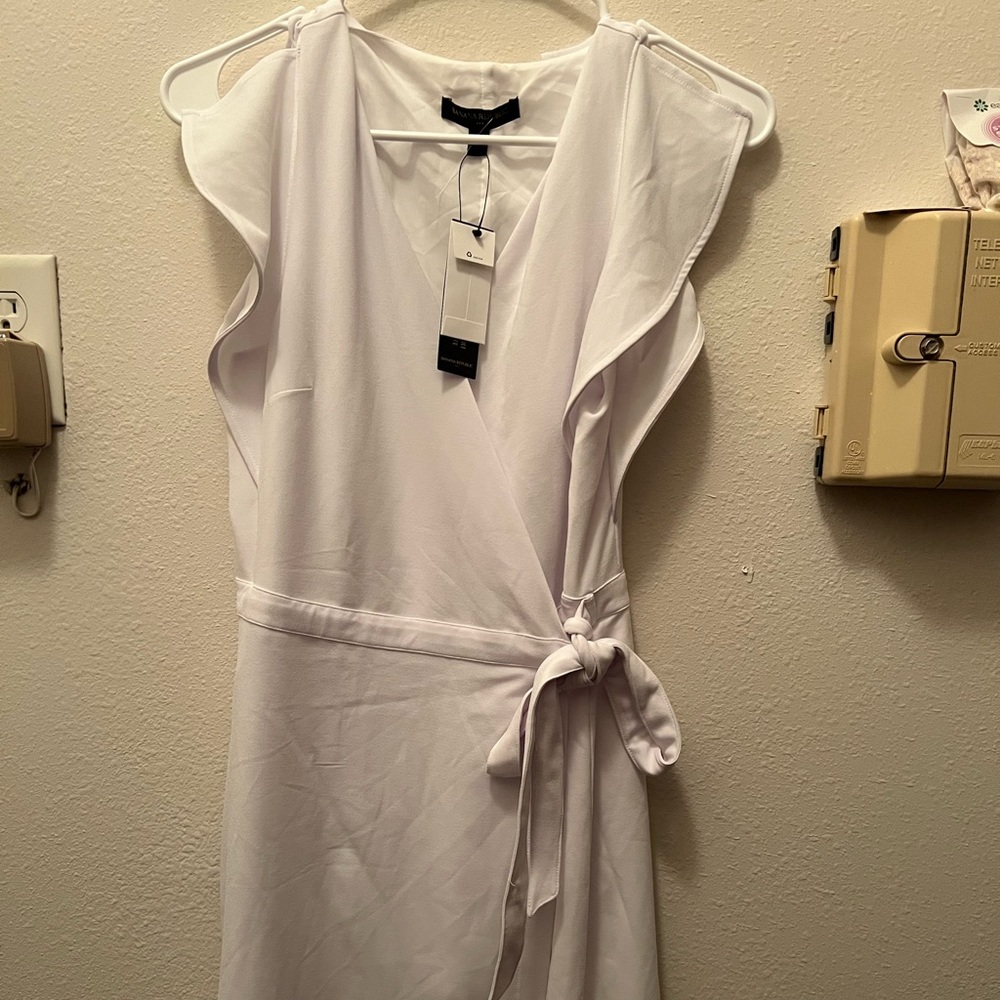 Banana Republic Size 6 White Wrap Dress